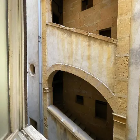 Les Balcons De Guignols Apartment *